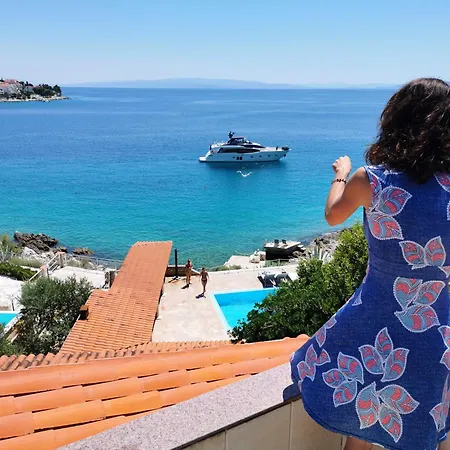House Bella Vista Τρογκίρ